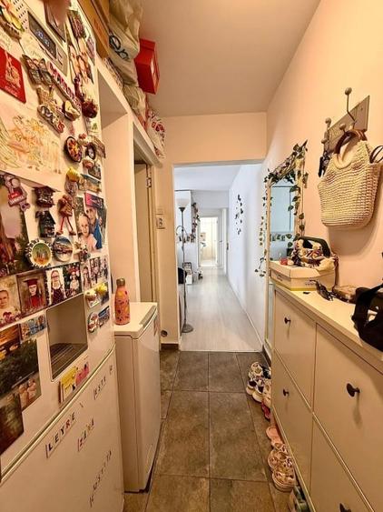 Apartament cu 3 camere semidecomandat, mobilat în Craiovița Nouă