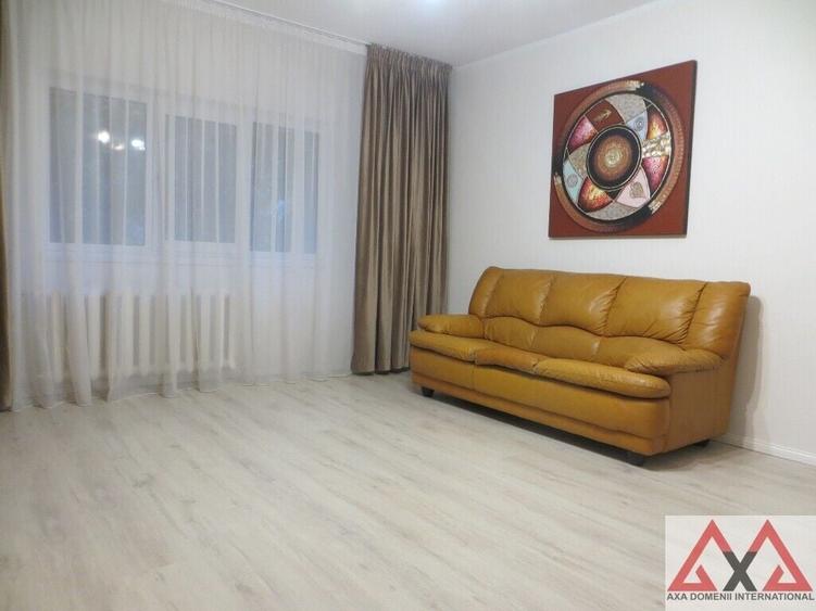Apartament cu 3 camere decomandat, mobilat în Vitan