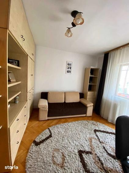 Apartament cu 4 camere în Între Lacuri