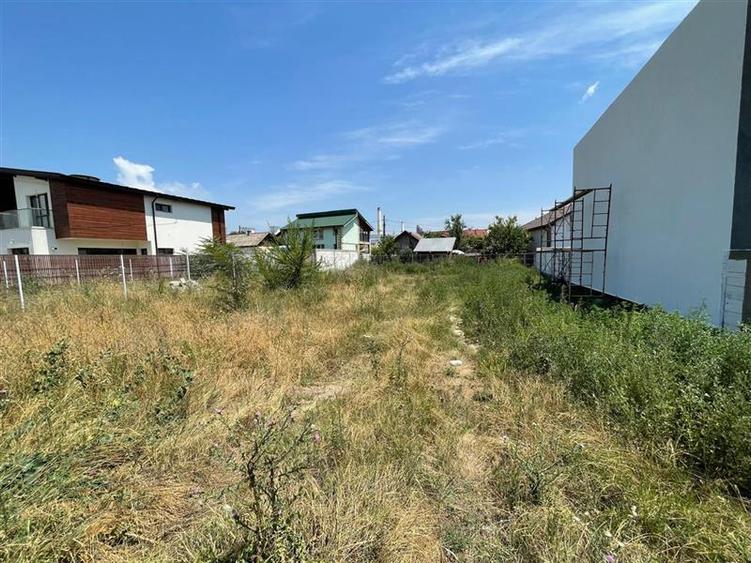 Teren intravilan de 529 mp, în Vest