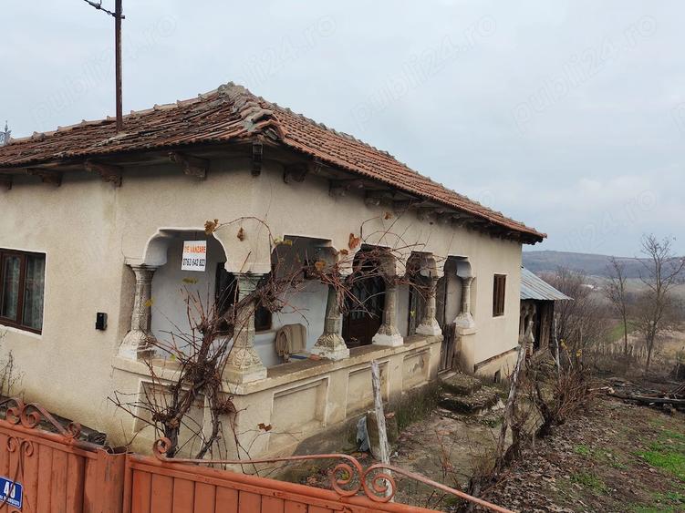 Casă cu 3 camere cu Teren 3200 Mp în Sutești