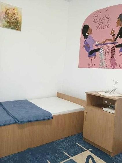 Apartament cu 3 camere decomandat în Pandurilor