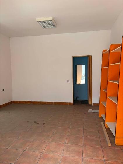 Casă individuală cu 4 camere cu Canalizare în Central