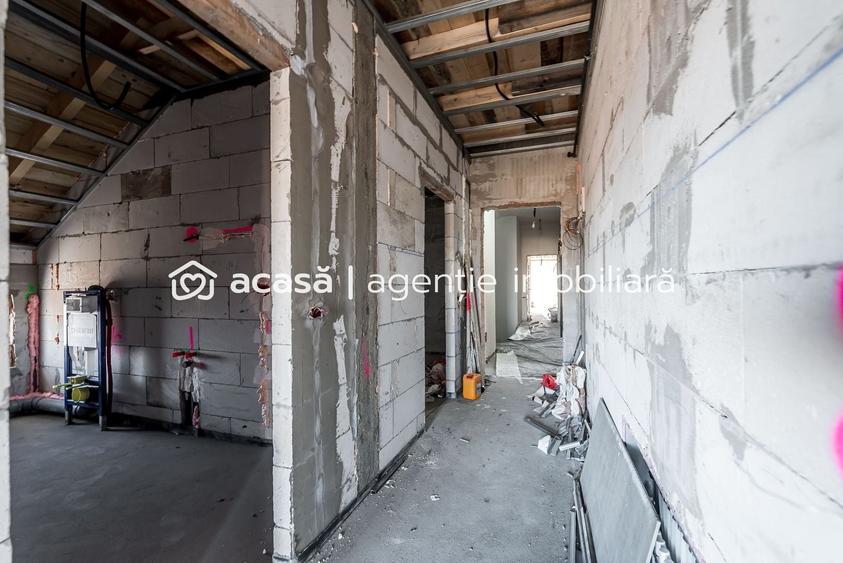 Apartament cu 3 camere semidecomandat în Micălaca