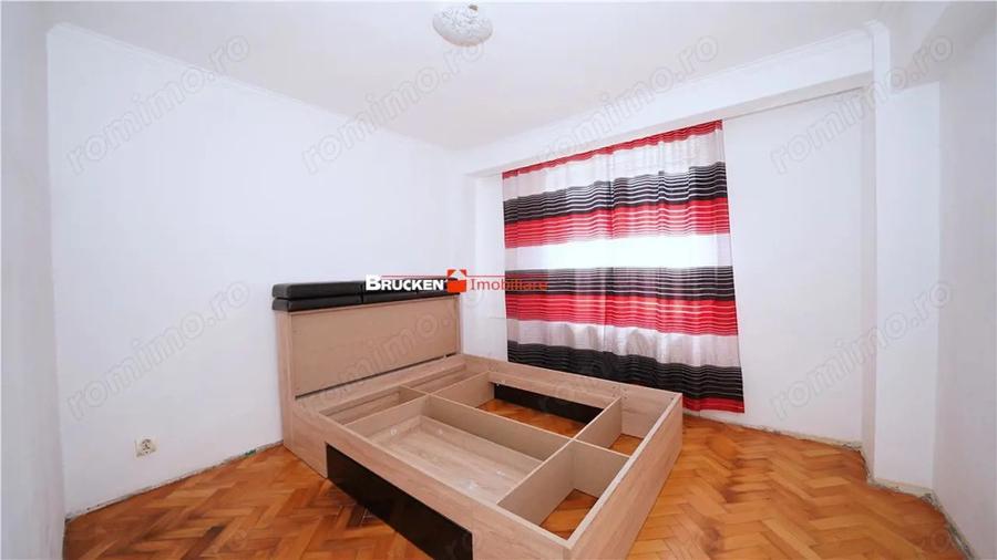 Apartament cu 3 camere decomandat în Decebal