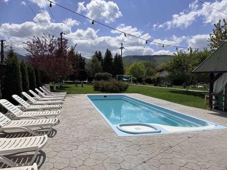 Casă cu 4 camere în Gura Râului