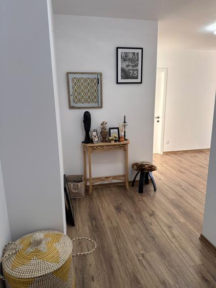 Apartament cu 3 camere decomandat, mobilat în Cetate