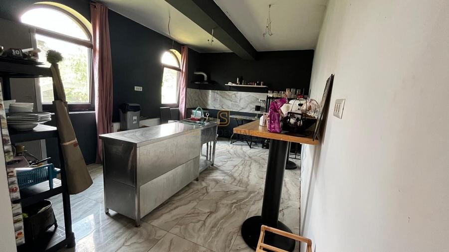 Casă individuală cu 5 camere cu Canalizare în Berceni