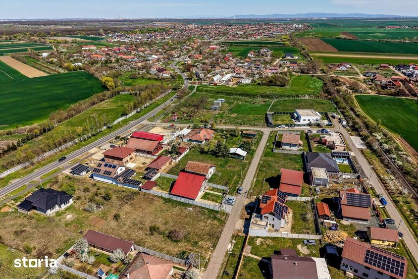 Casă cu 4 camere cu Teren 605 Mp în Felnac
