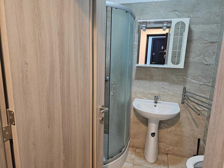 Garsonieră decomandată în Uverturii