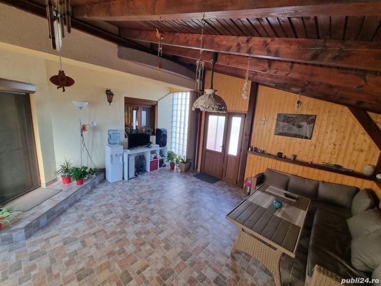Casă cu 5 camere în Giroc