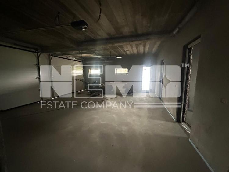 Casă cu 5 camere cu Teren 2300 Mp în Moara