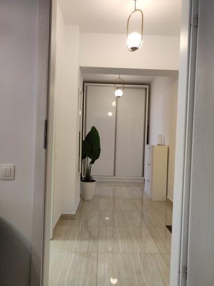 Apartament cu 2 camere nedecomandat, mobilat în Central