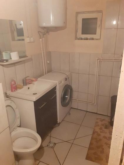 Casă cu 2 camere cu Teren 40 Mp în Sasca Montană