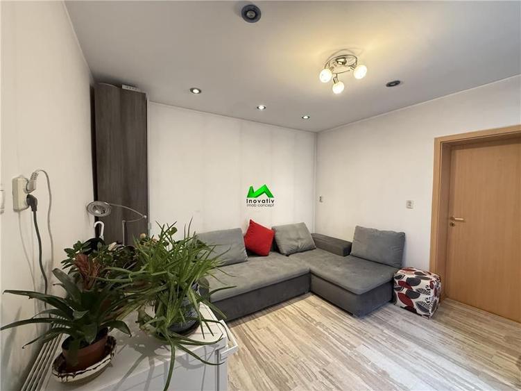 Casă individuală cu 5 camere cu Teren 304 Mp în Central