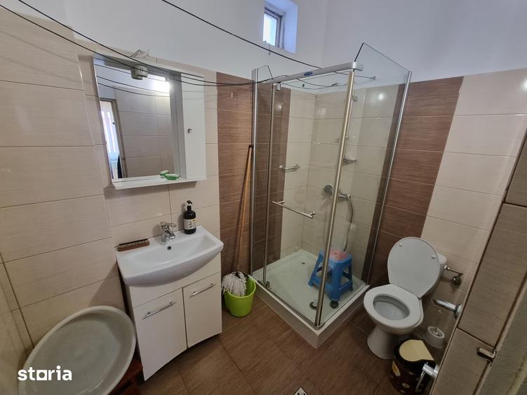 Casă cu 4 camere cu Teren 176 Mp în Universitate