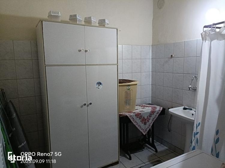 Casă cu 3 camere cu Canalizare în Central