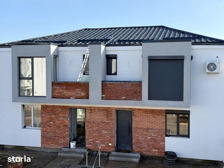 Casă cu 4 camere cu Teren 250 Mp în Tunari