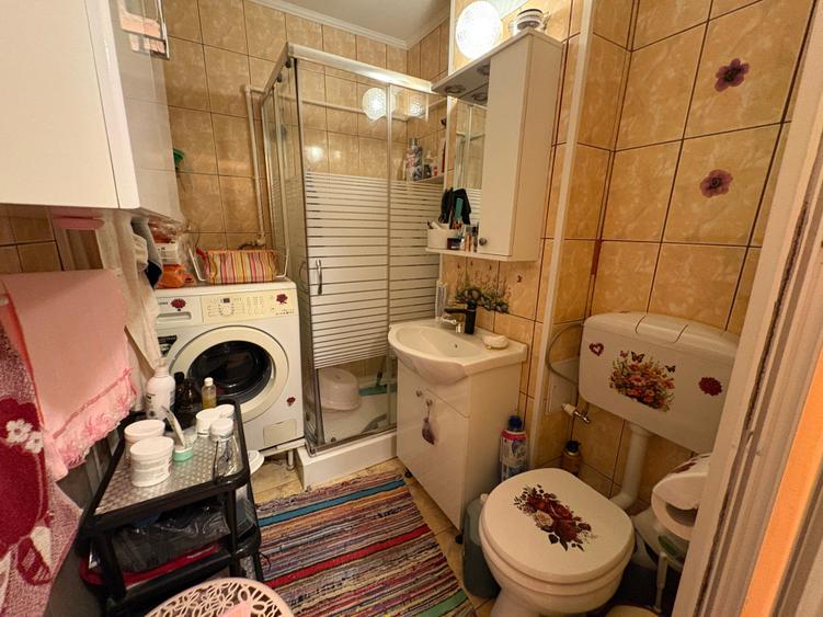 Apartament cu 2 camere decomandat în Lacul Tei