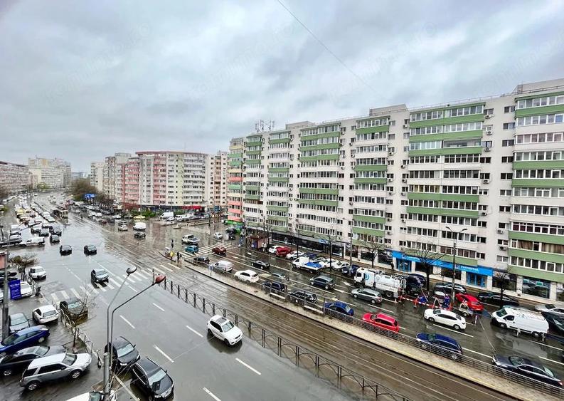 Apartament cu 3 camere semidecomandat, mobilat în Ștefan cel Mare