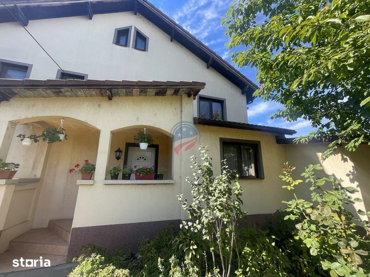 Casă cu 5 camere cu Teren 500 Mp în Șimnicu de Sus