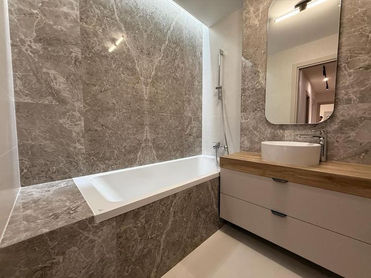 Apartament cu 4 camere, mobilat în Iancu Nicolae