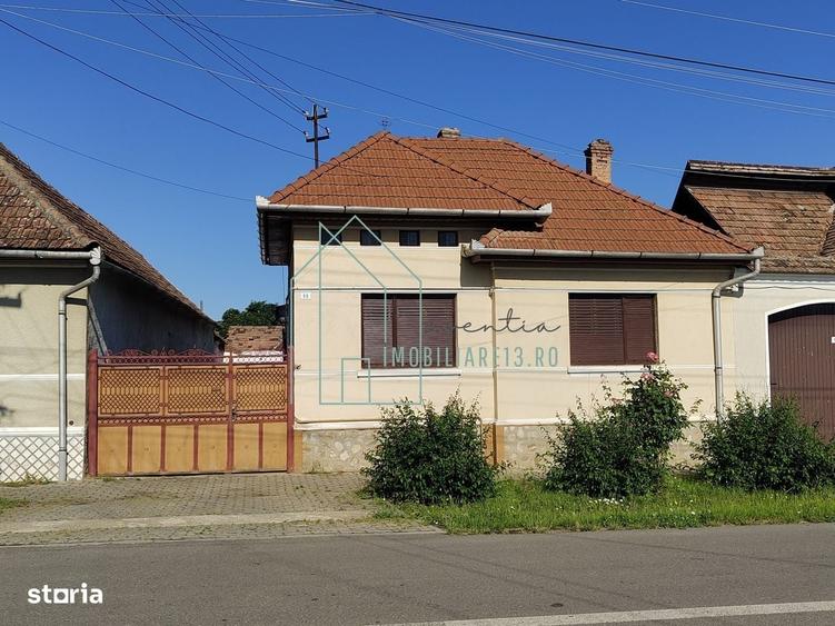 Casă cu 4 camere cu Teren 1201 Mp în Central