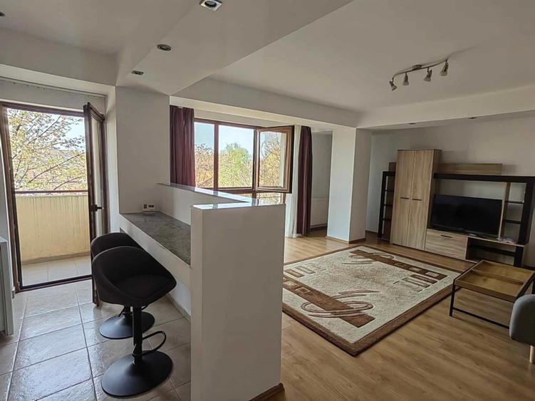 Apartament cu 2 camere semidecomandat, mobilat în Bălcescu