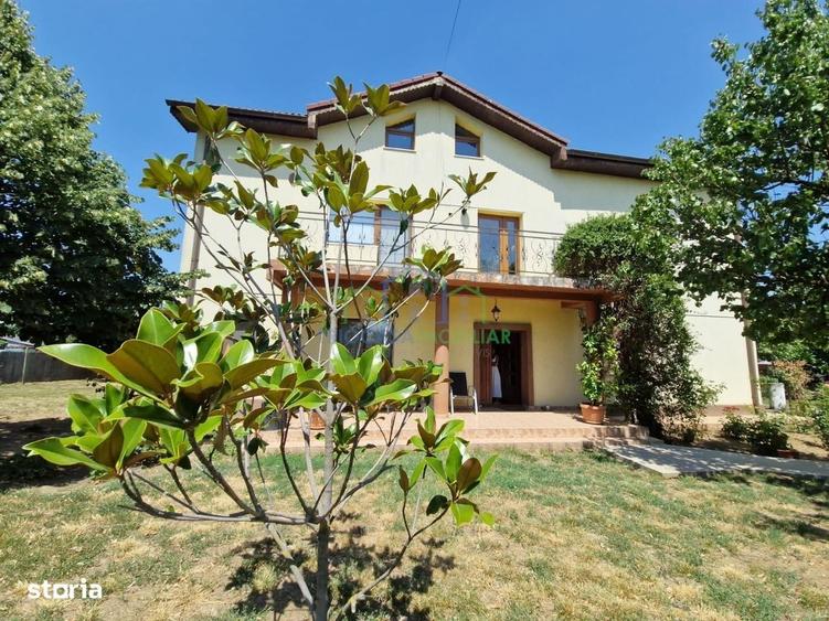 Casă cu 4 camere cu Teren 2936 Mp în Coșoveni