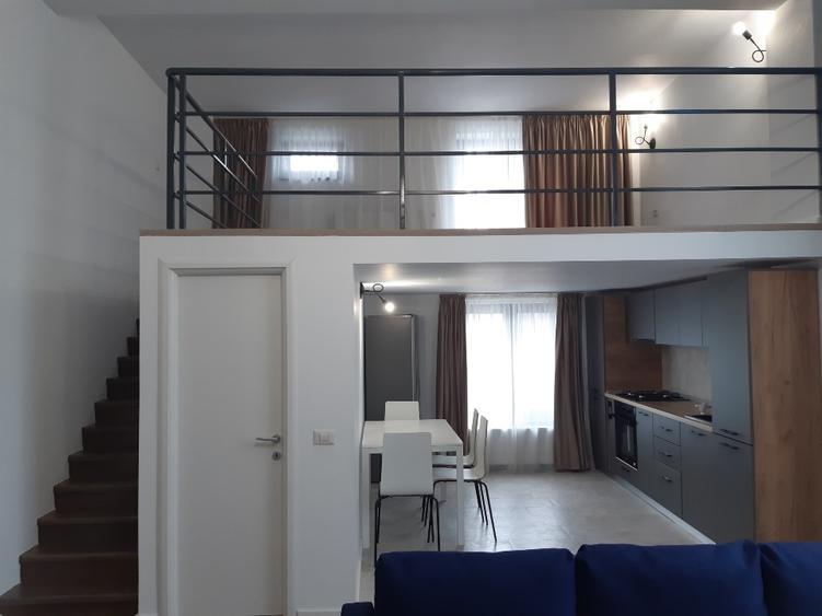 Apartament cu 4 camere decomandat, mobilat în Mogoșoaia