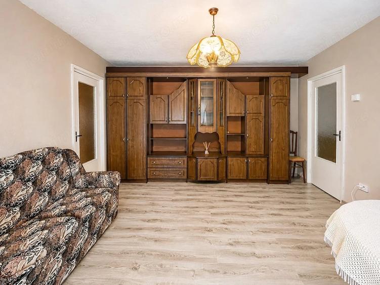 Apartament cu 2 camere semidecomandat în Girocului
