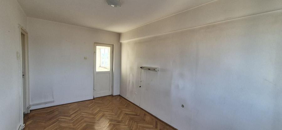 Apartament cu 4 camere decomandat în Ultracentral