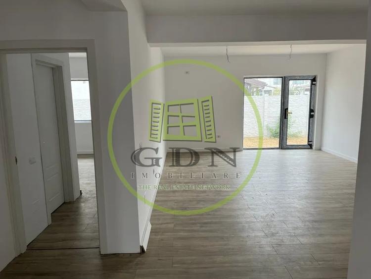 Casă individuală cu 4 camere cu Teren 300 Mp în Preajba
