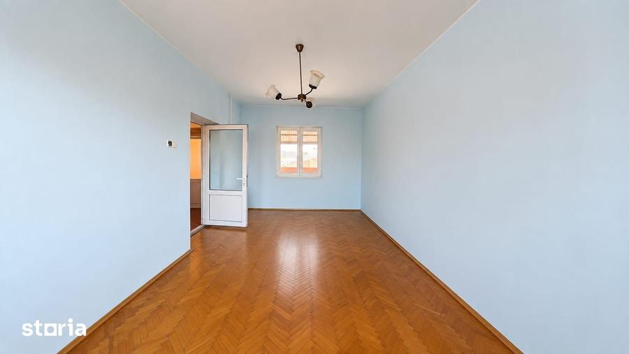 Casă cu 4 camere cu Teren 563 Mp în Central