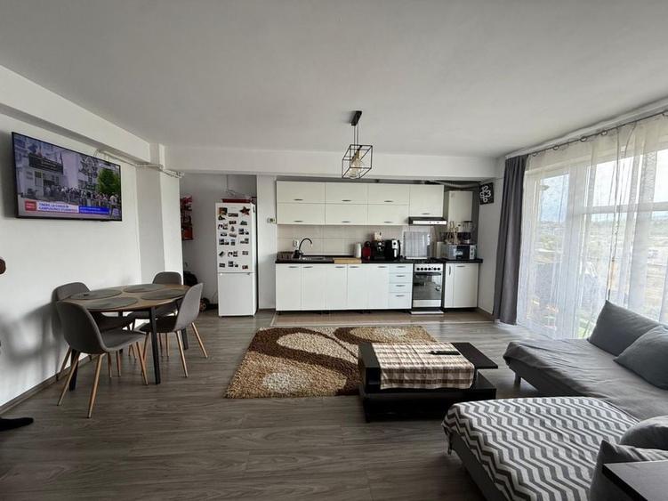 Apartament cu 2 camere decomandat în Baciu