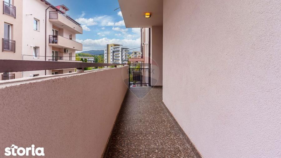 Apartament cu 3 camere, mobilat în Bună Ziua