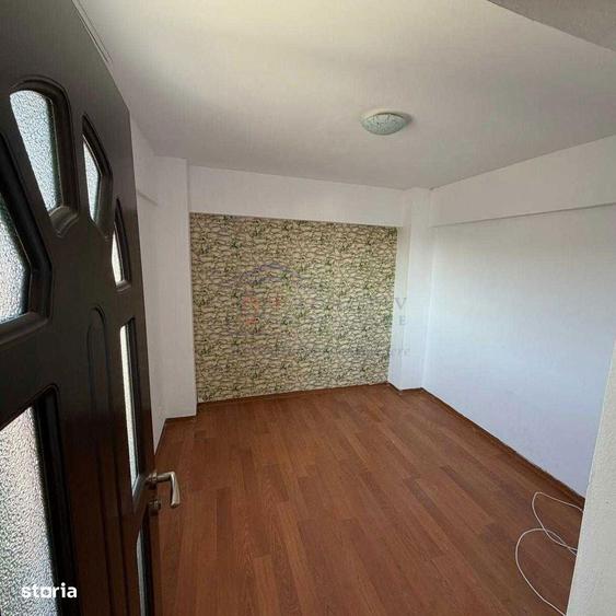Apartament cu 3 camere decomandat în Burdujeni