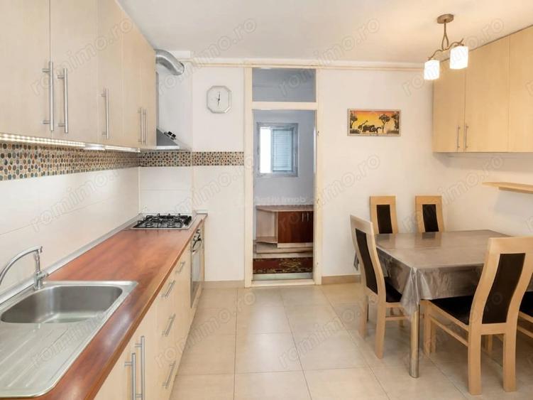 Apartament cu 4 camere decomandat în Ultracentral