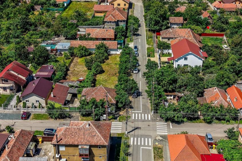 Casă individuală cu 4 camere cu Canalizare în Bujac