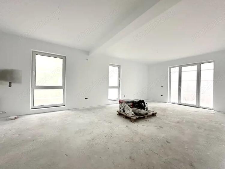 Apartament cu 3 camere decomandat în Dumbrăvița