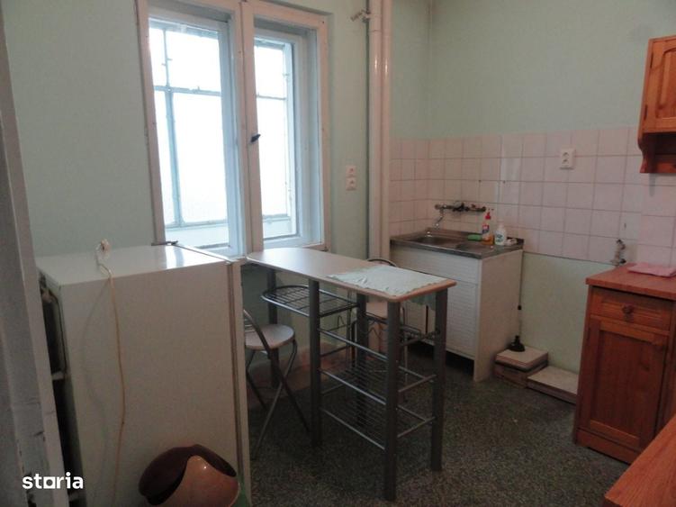Apartament 2 camere confort 1, mobilat, etaj 3 pe Bdul Revolutiei - 2