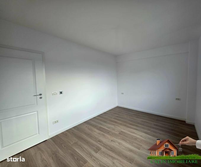 Apartament cu 7 camere semidecomandat în Păcurari