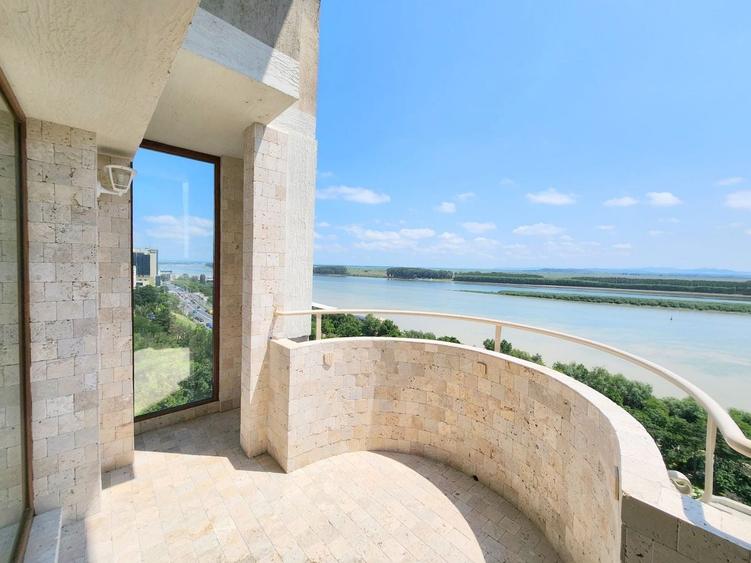 Apartament cu 3 camere decomandat în Faleză