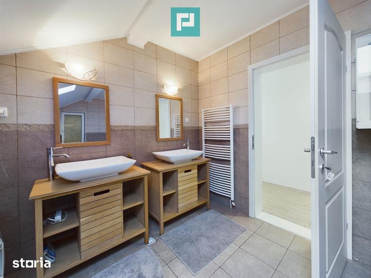Casă cu 6 camere cu Teren 1810 Mp în Moneasa