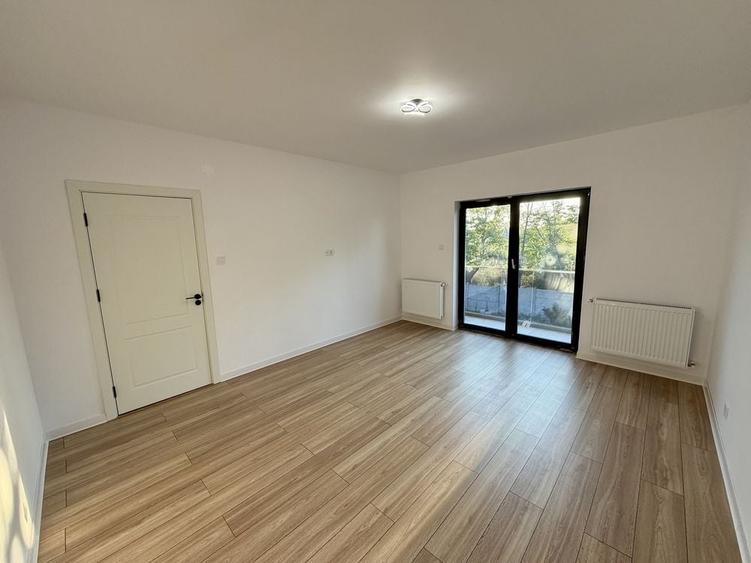 Casă cu 4 camere în Cârcea