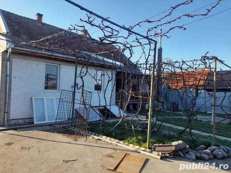 Casă cu 4 camere în Central
