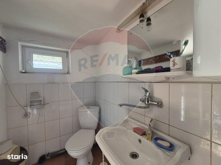 Casă cu 4 camere în Nănești