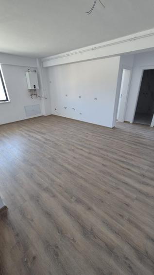 Apartament cu 3 camere în Cetate