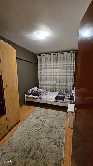 Apartament cu 3 camere decomandat în Lăpuș