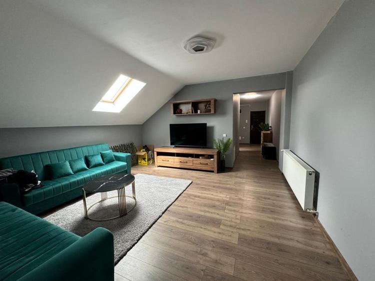 Apartament cu 2 camere decomandat, mobilat în Est — fotografia 1